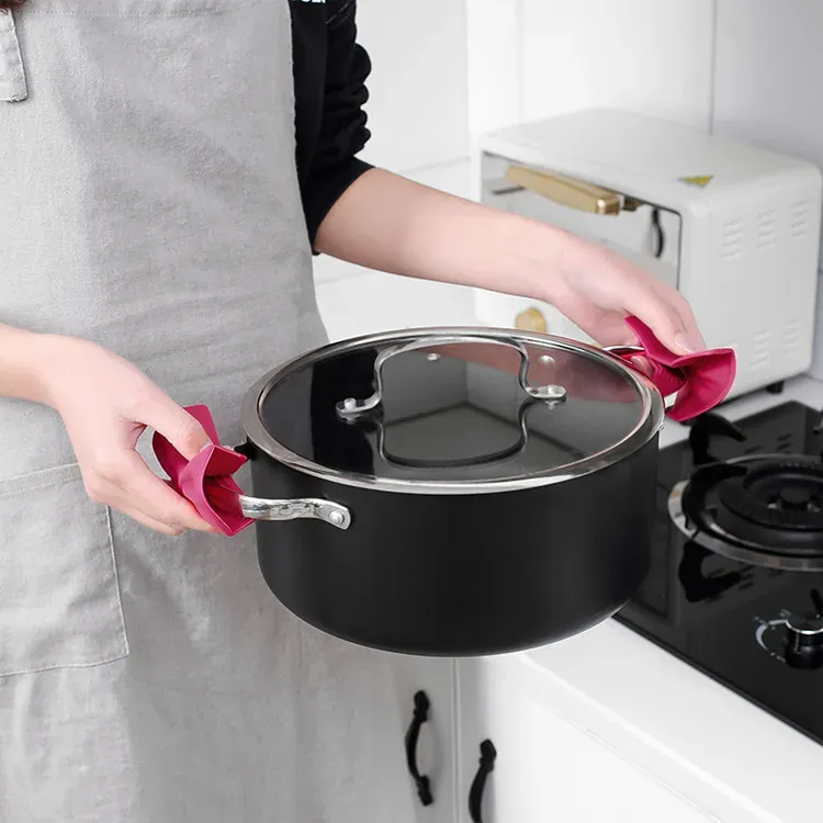 ⚡Versatile Silicone Clip Set (2pcs) - Heat Resistant Kitchen Tool for Lids, Bowls & Pans